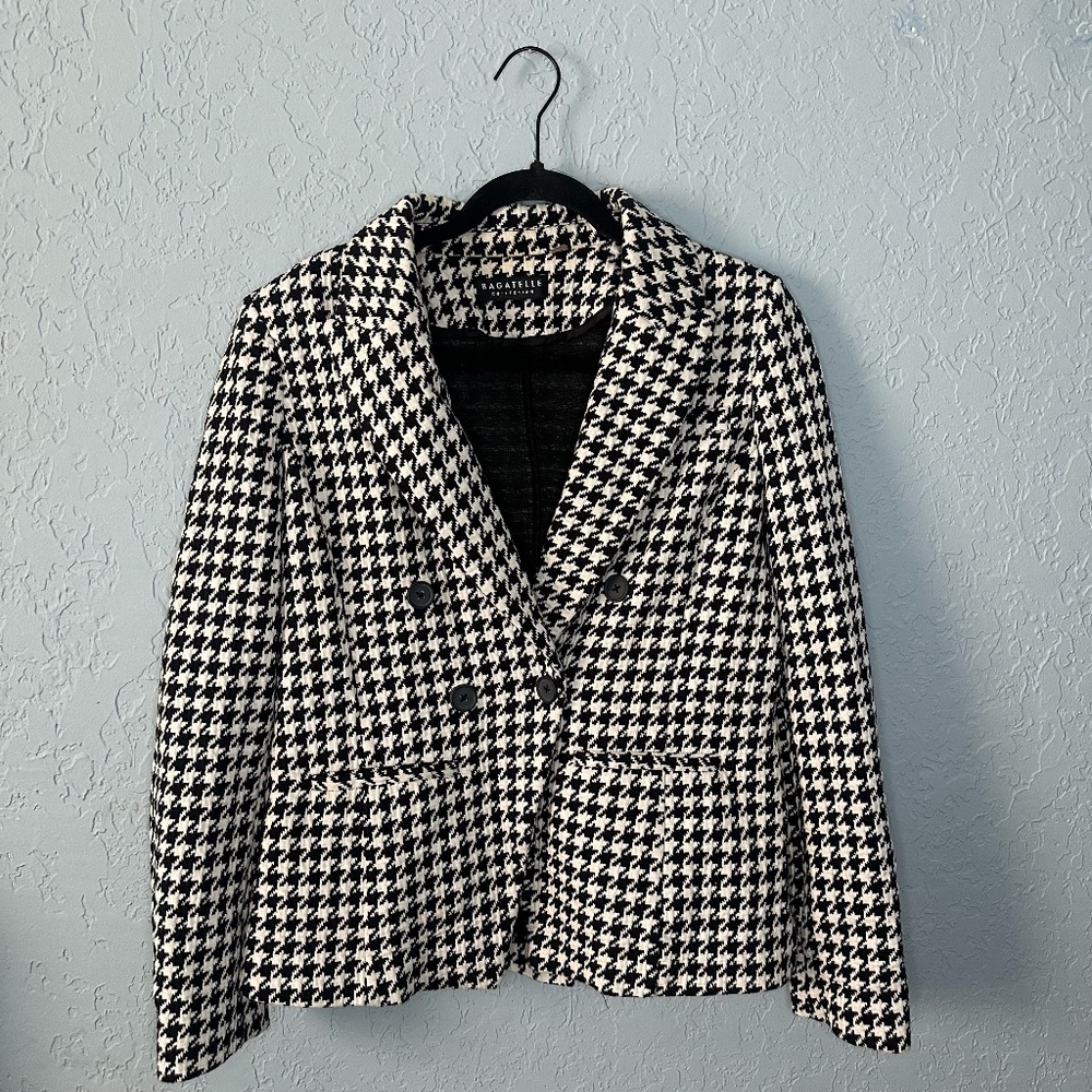 Bagatelle Collection Black & White Textured Blazer | Size M | Gently Used